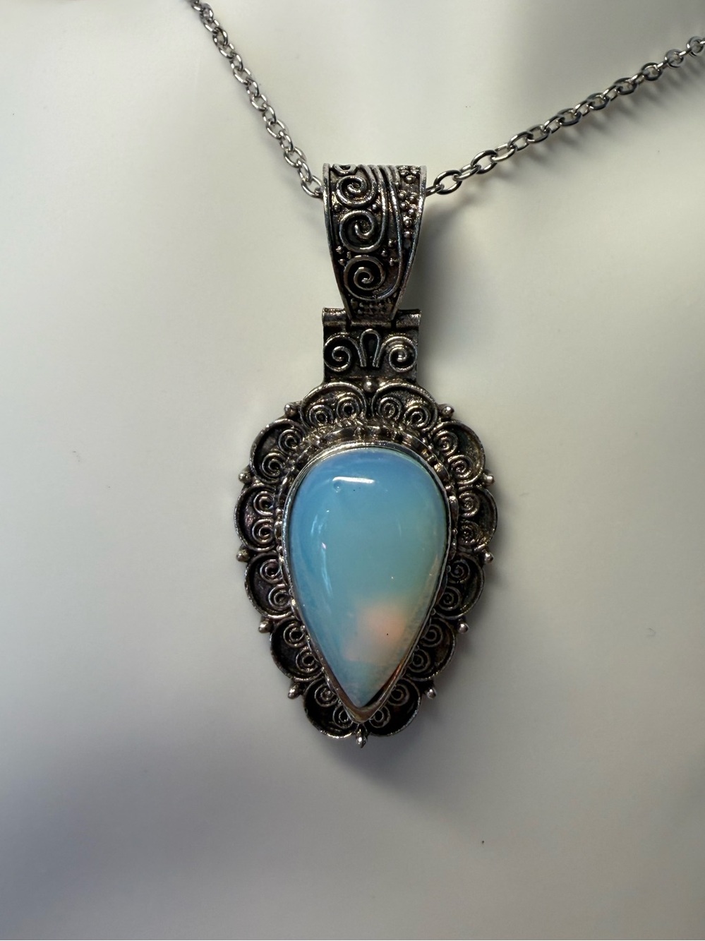 19” Moonstone Teardrop Look Pendant Necklace Blue Chalcedony Look Vintage